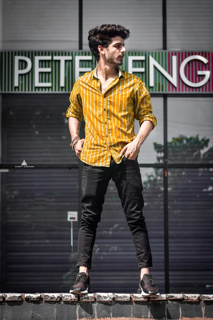 Brown jacket and blue shirt, 3 Casual outfits to try in March